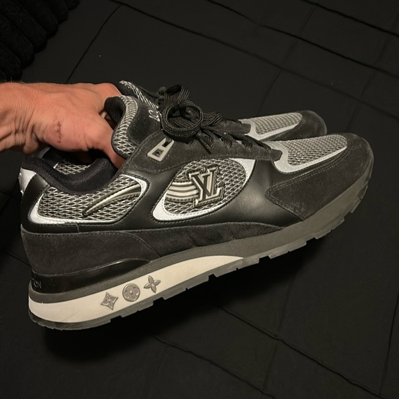Louis Vuitton Sneakers - Picture 1 of 10